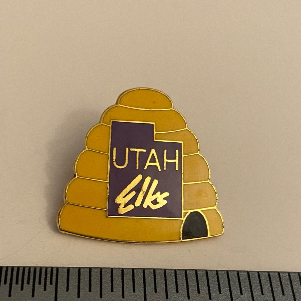 Utah Elks Beehive Lapel Pin